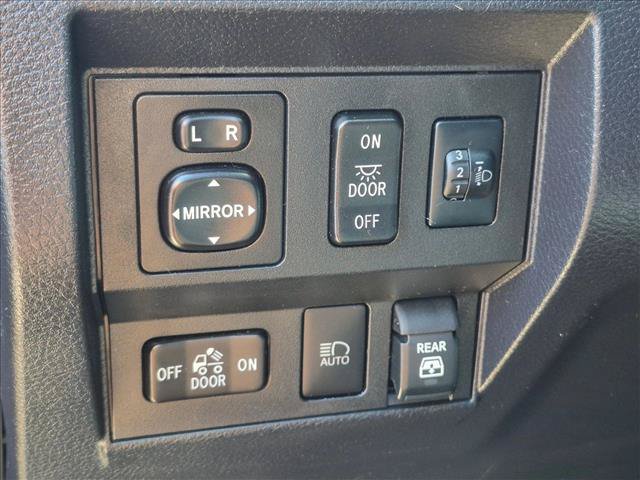 Used 2021 Toyota Tundra Limited w/ Limited Premium Package AWD/4WD image 16