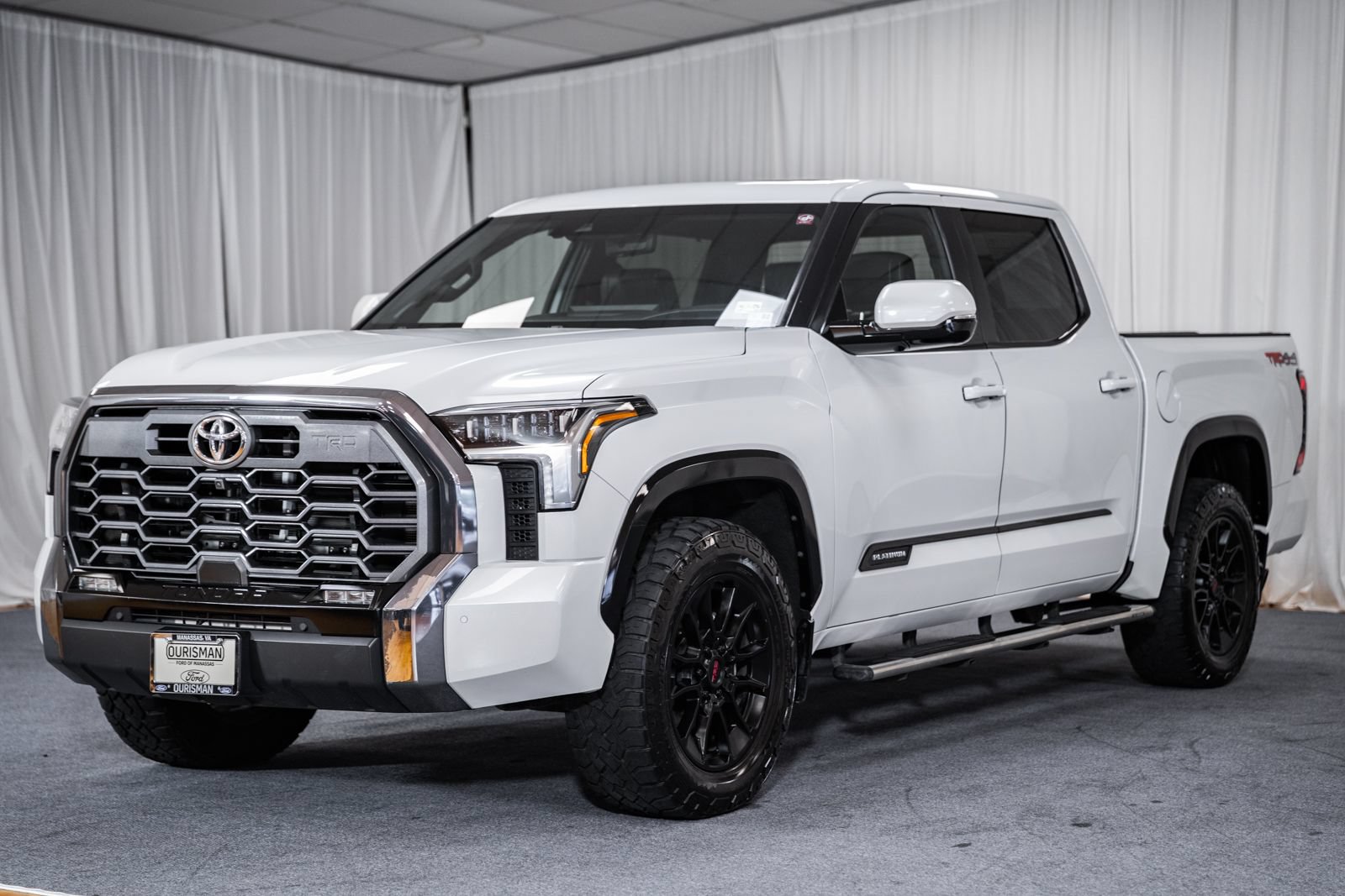Used 2024 Toyota Tundra Platinum AWD/4WD image 3
