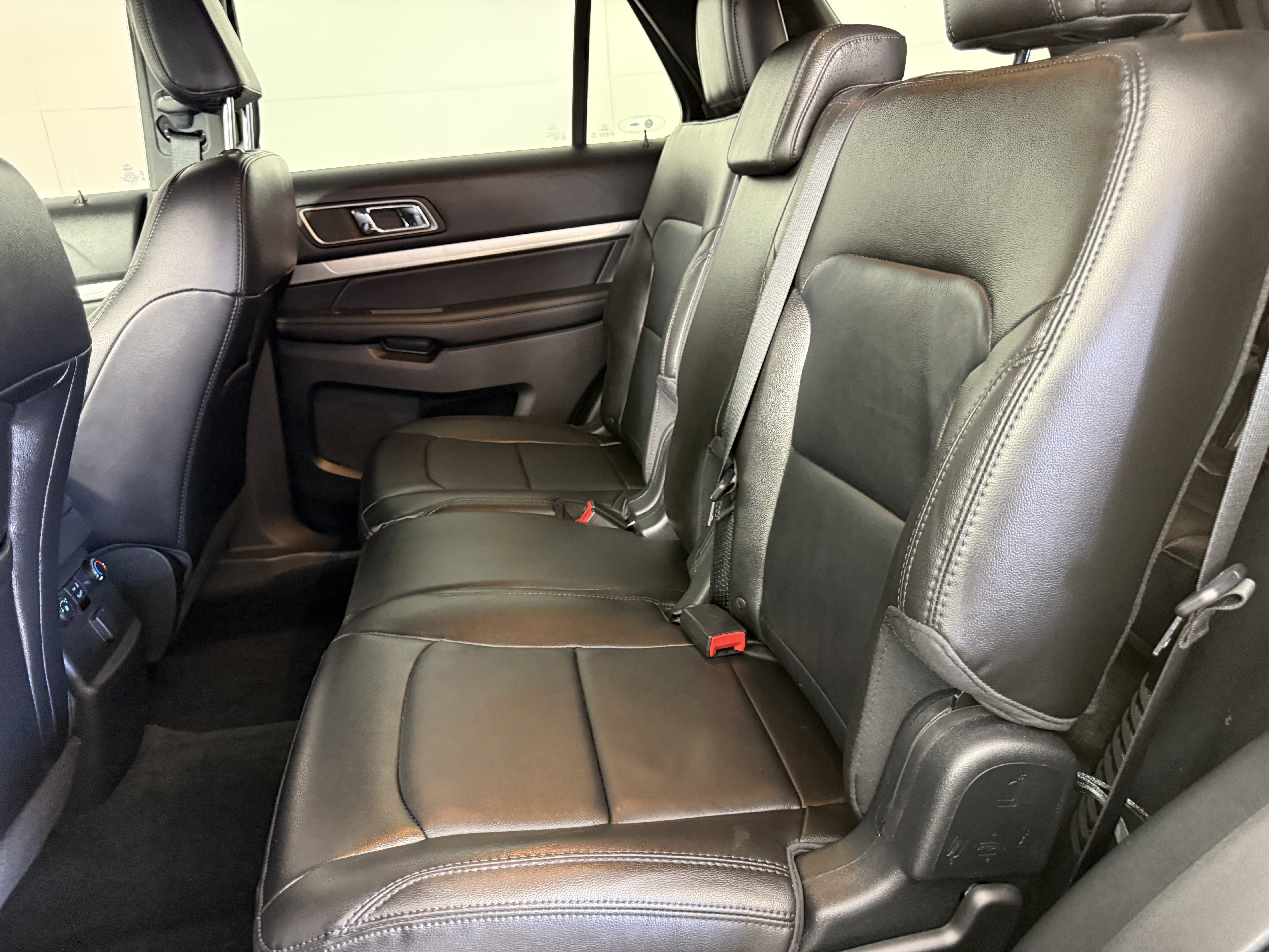 Certified 2018 Ford Explorer XLT w/ Equipment Group 202A image 13