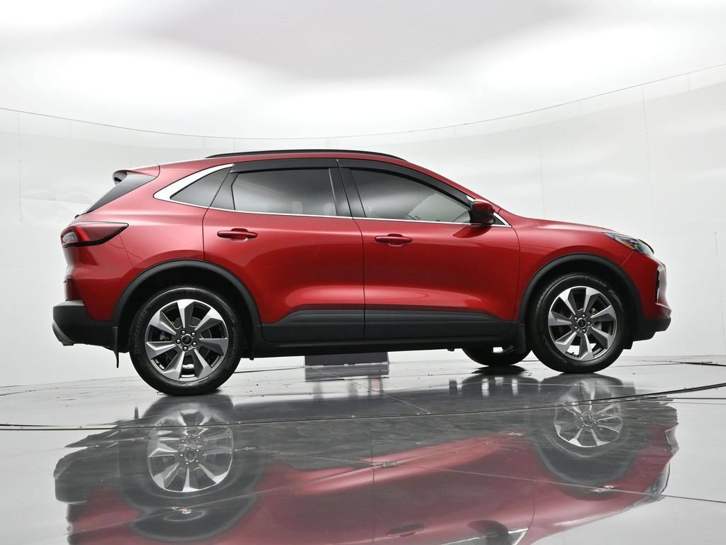Certified 2023 Ford Escape Platinum AWD/4WD image 23