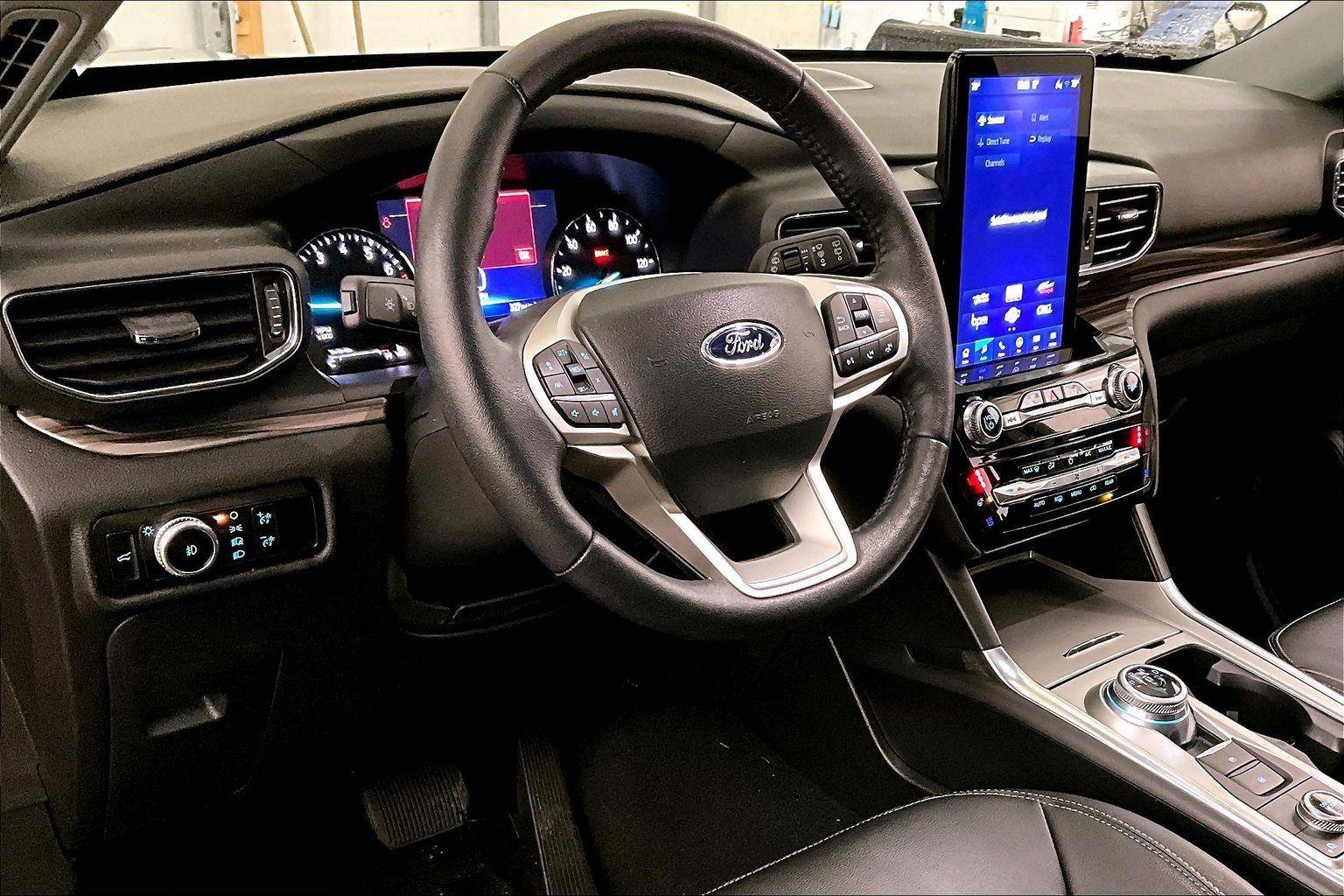 Certified 2023 Ford Explorer Limited w/ Limited Technology Package image 12