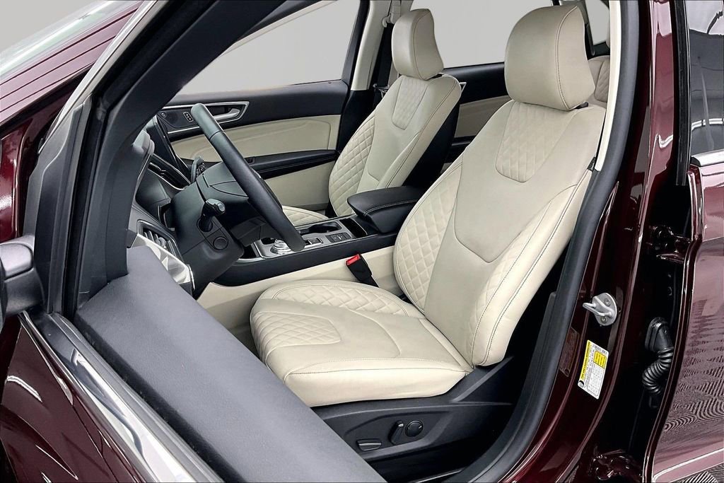 Certified 2024 Ford Edge Titanium w/ Equipment Group 301A image 25