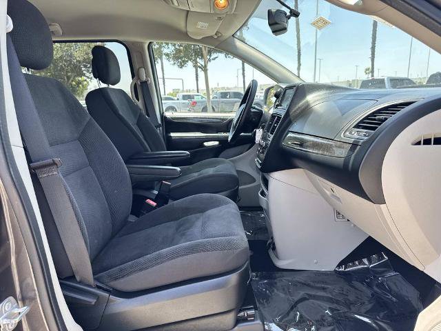 Used 2018 Dodge Grand Caravan SE w/ UConnect Hands-Free Group FWD image 28