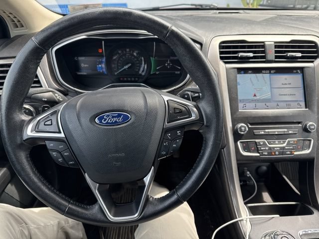 Certified 2017 Ford Fusion SE w/ Equipment Group 201A AWD/4WD image 6