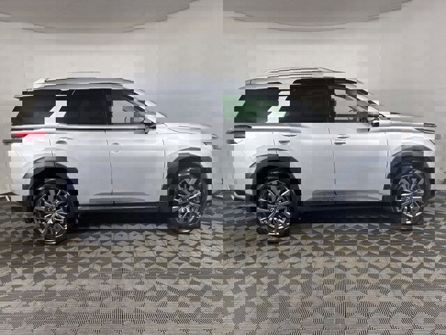 Used 2025 Nissan Pathfinder SL w/ SL Premium Package image 6