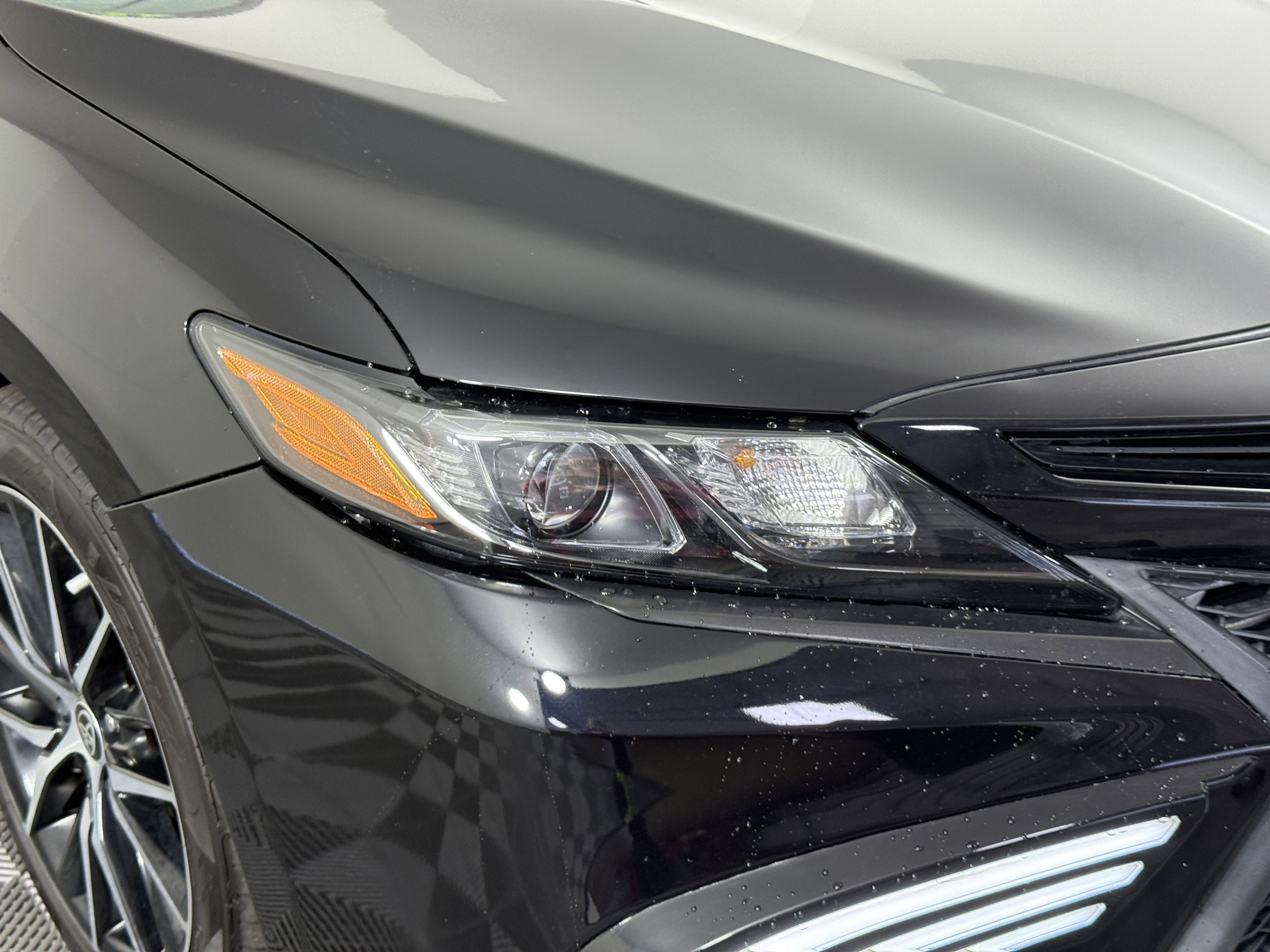 Used 2021 Toyota Camry SE w/ Convenience Package image 7