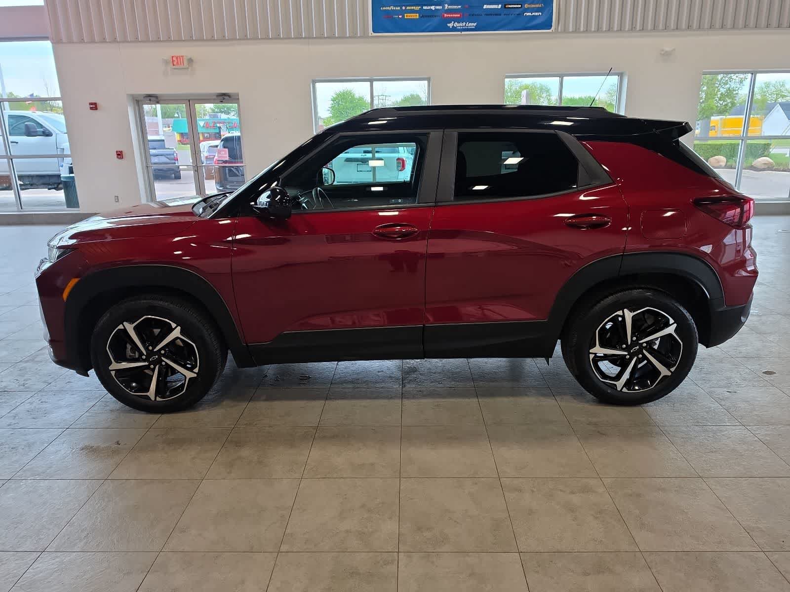 Used 2022 Chevrolet TrailBlazer RS w/ Technology Package FWD image 8