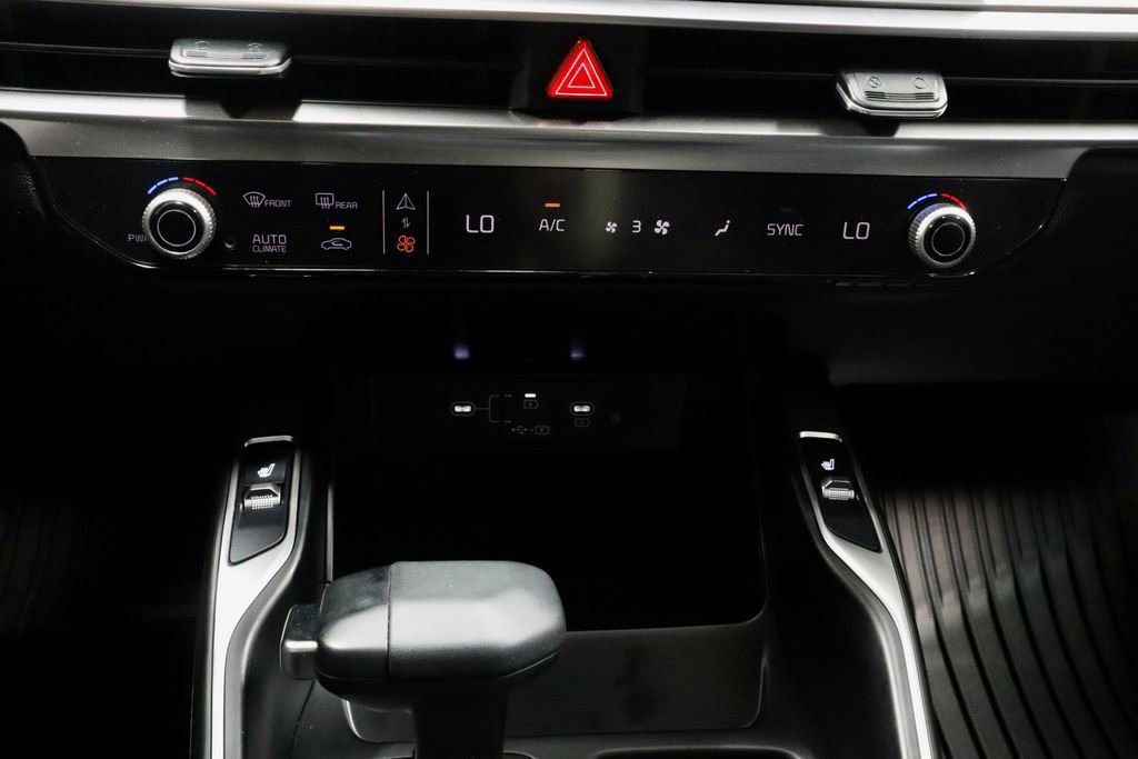 Used 2025 Kia Sorento X-Line EX image 32