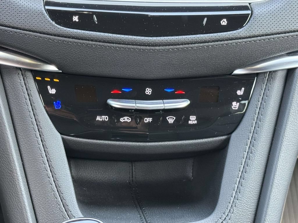 Used 2024 Cadillac XT5 Premium Luxury AWD/4WD image 5