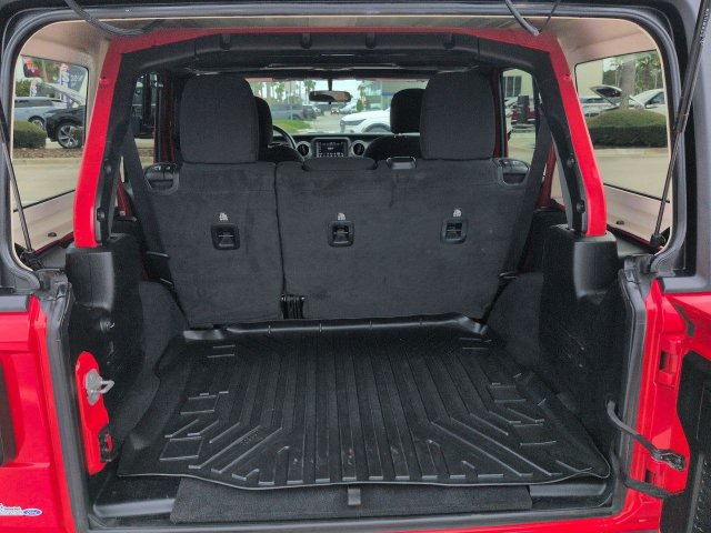 Used 2020 Jeep Wrangler Unlimited Sahara AWD/4WD image 13