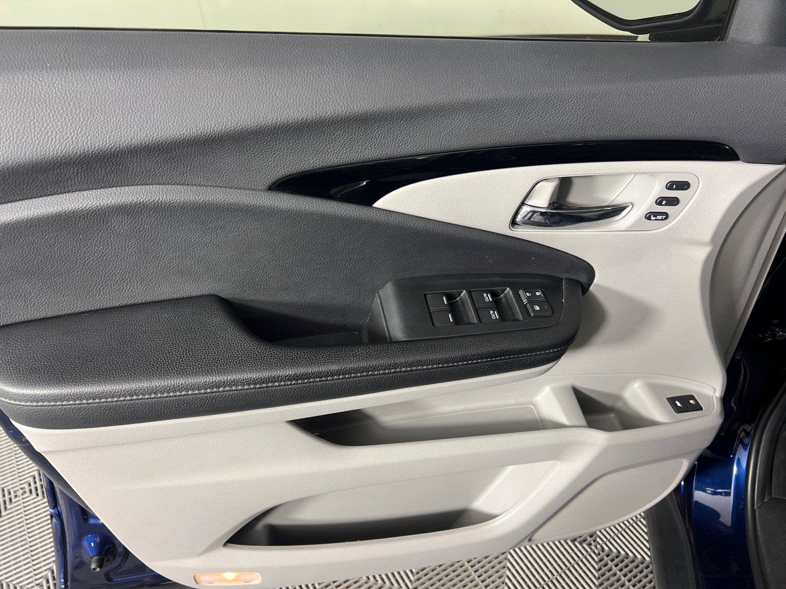 Used 2020 Honda Pilot Touring image 10