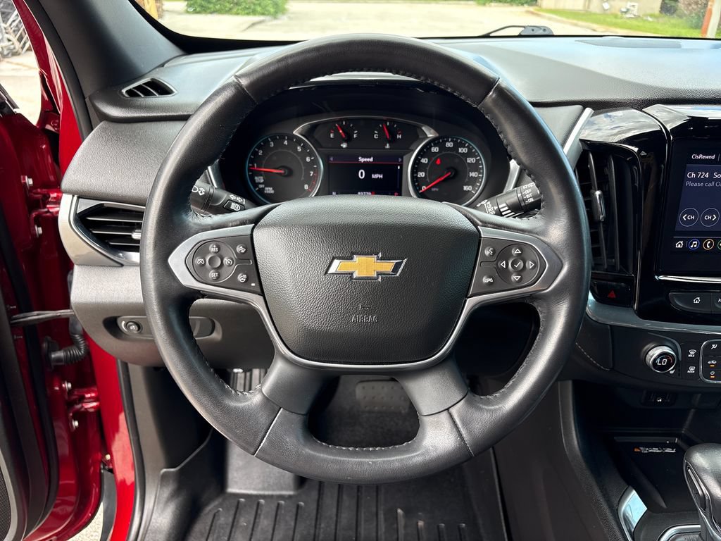 Used 2022 Chevrolet Traverse LT FWD image 16