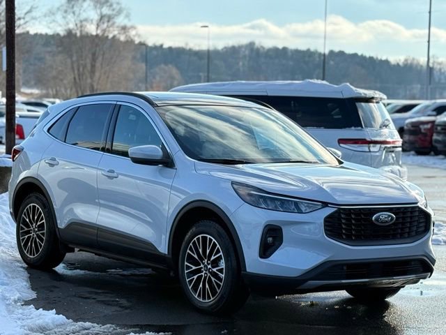 Certified 2025 Ford Escape SE image 35
