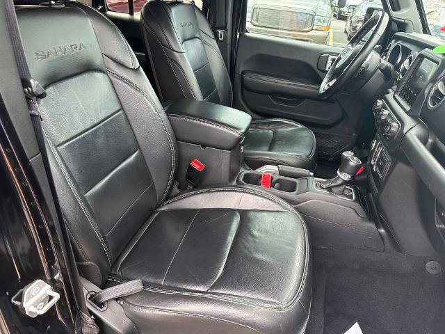 Used 2018 Jeep Wrangler Unlimited Sahara w/ Uconnect 4C Nav & Sound Group AWD/4WD image 8