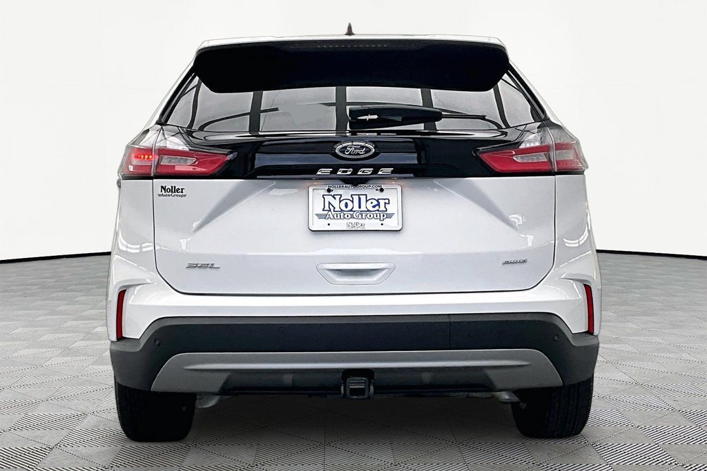 Certified 2024 Ford Edge SEL w/ Convenience Package AWD/4WD image 4