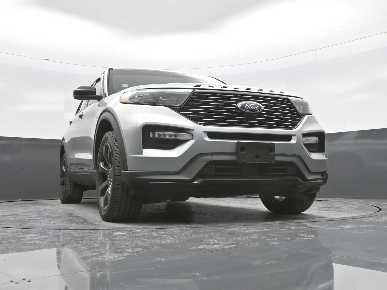 Certified 2024 Ford Explorer ST-Line w/ Class IV Trailer Tow Package AWD/4WD image 35