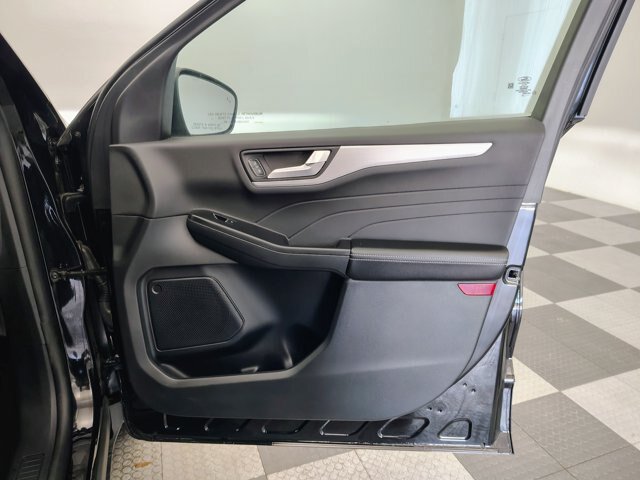 Certified 2025 Ford Escape Platinum AWD/4WD image 13