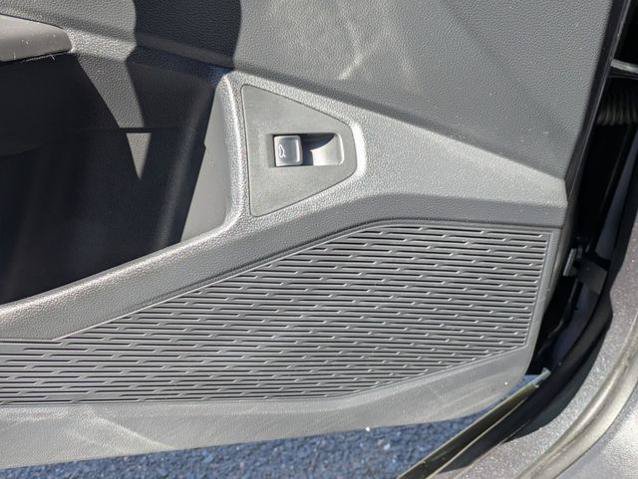 Used 2019 Volkswagen Jetta SEL FWD image 13