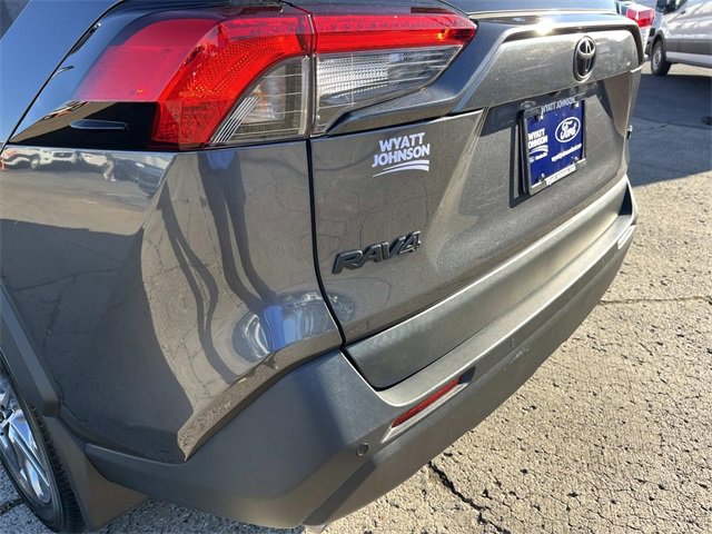 Used 2023 Toyota RAV4 XLE Premium image 10