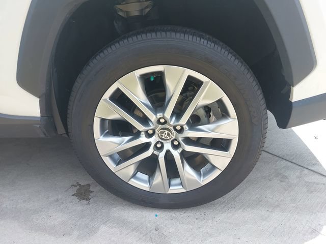 Used 2022 Toyota RAV4 XLE Premium FWD image 31