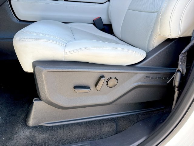Certified 2025 Ford Expedition Max Platinum w/ Driver's Package AWD/4WD image 12