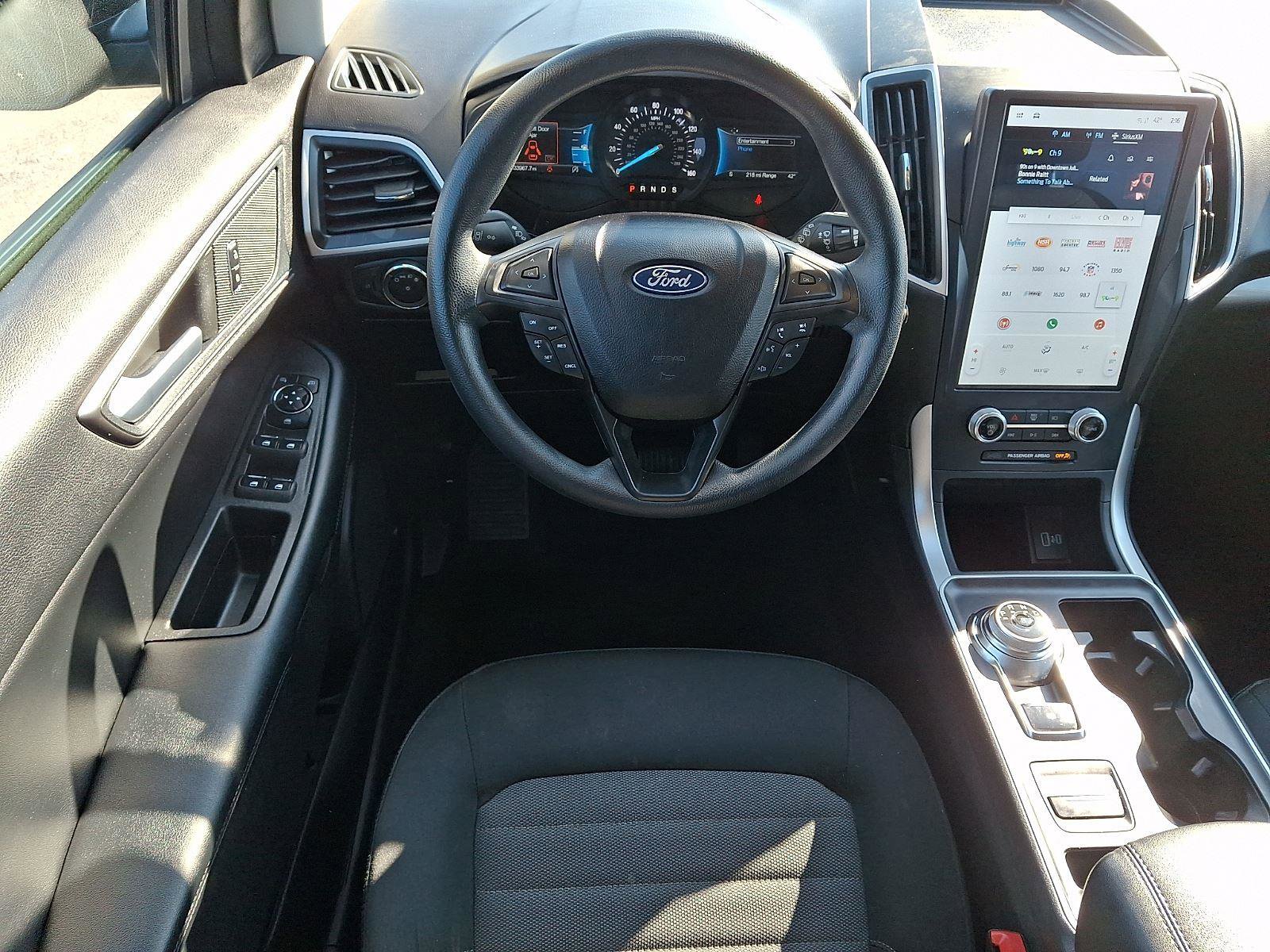 Certified 2023 Ford Edge SE w/ Black Appearance Package image 11
