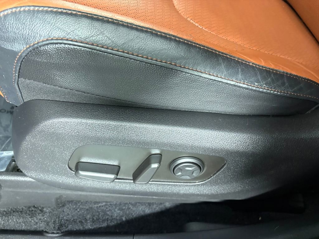 Used 2023 Kia Carnival SX Prestige image 14