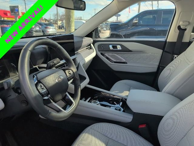 Certified 2025 Ford Explorer Platinum w/ Ultimate Package image 5
