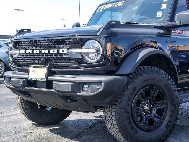Certified 2025 Ford Bronco Outer Banks w/ Sasquatch Package AWD/4WD image 3