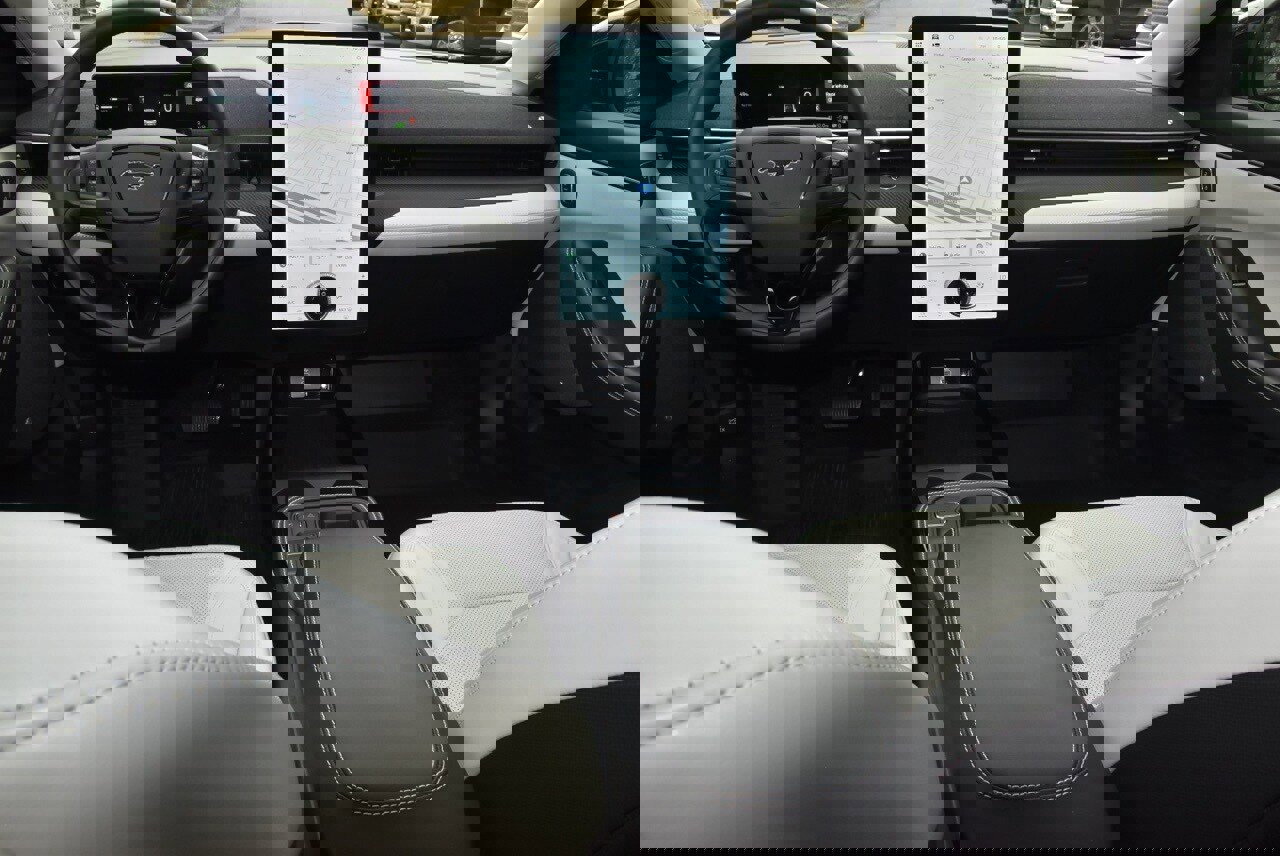 Certified 2025 Ford Mustang Mach-E Premium image 17