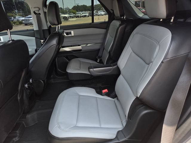 Certified 2021 Ford Explorer XLT w/ Equipment Group 202A RWD image 19