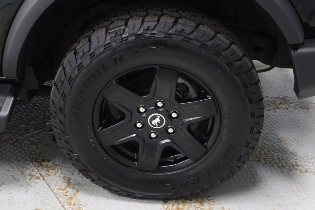 Certified 2025 Ford Bronco Outer Banks w/ Black Appearance Package AWD/4WD image 17