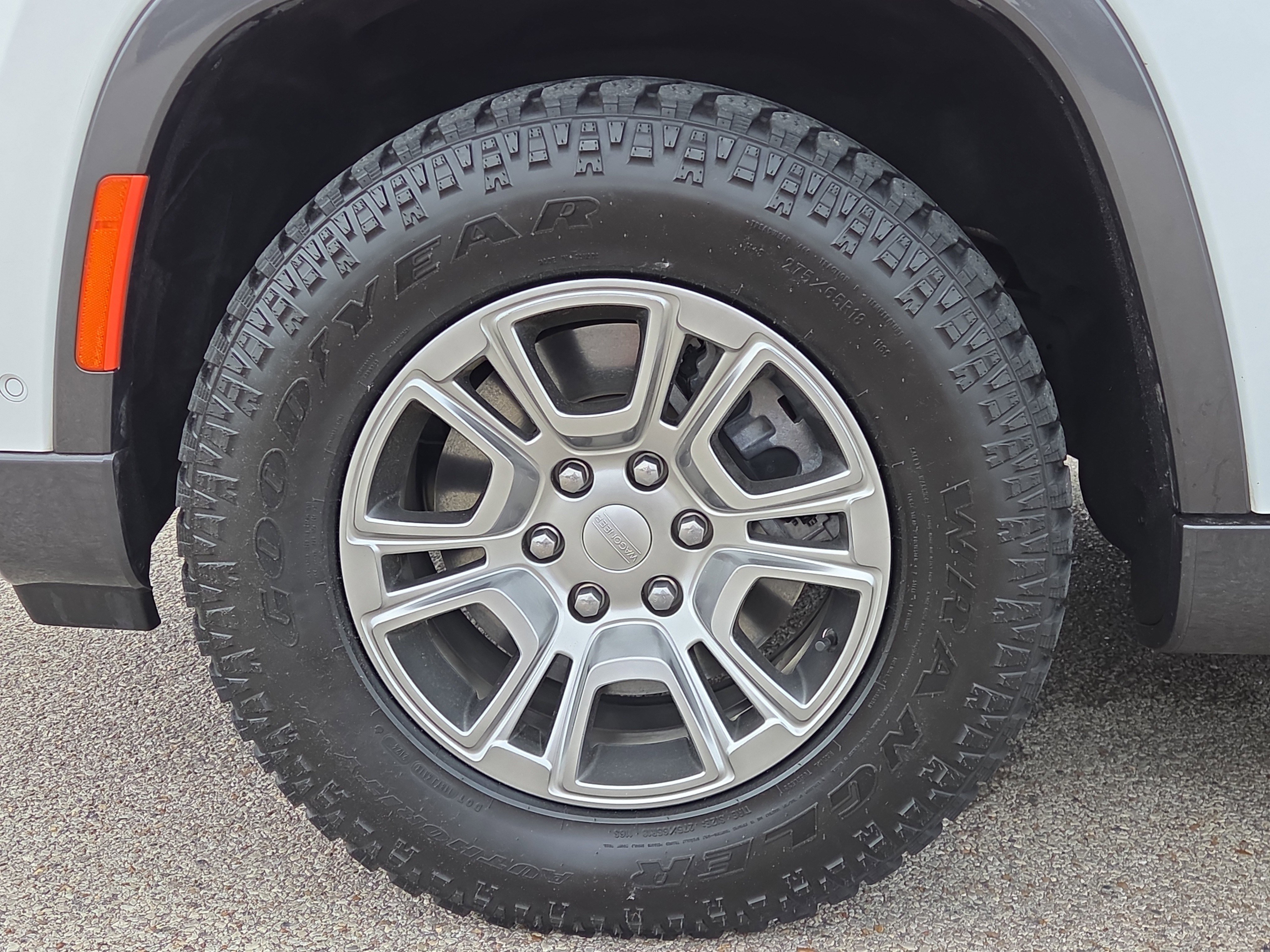 Used 2022 Jeep Wagoneer Series I RWD image 9
