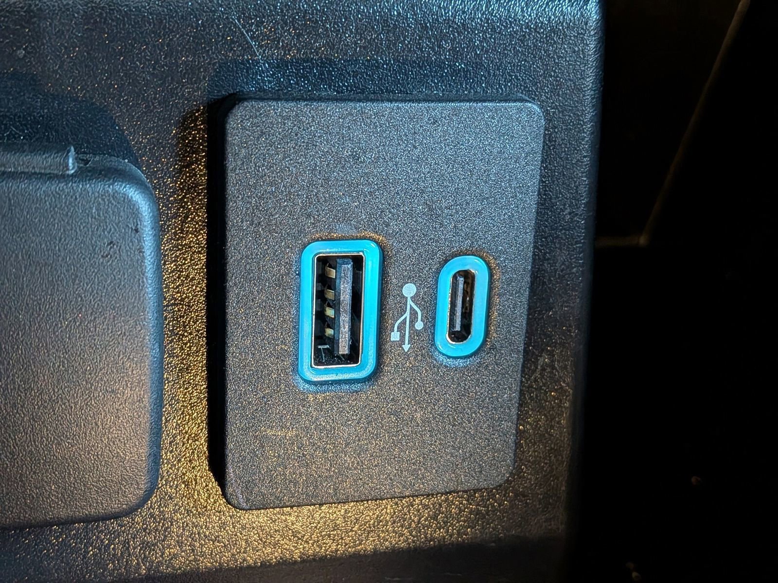 Certified 2023 Ford Explorer XLT w/ Equipment Group 202A image 25