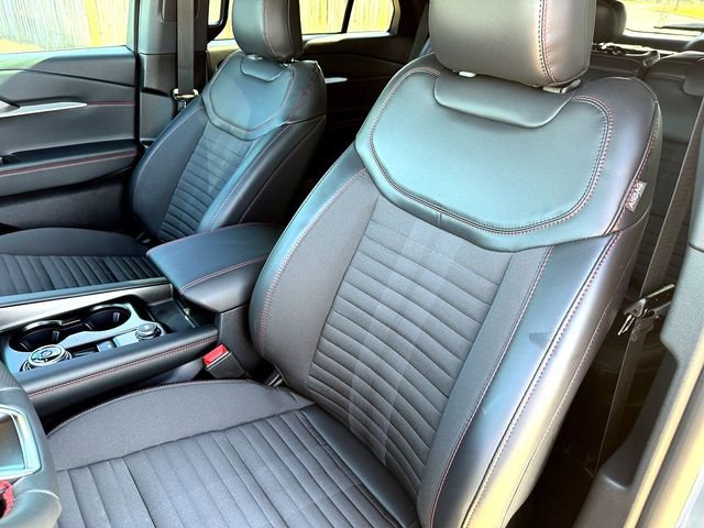 Certified 2025 Ford Explorer ST-Line image 10