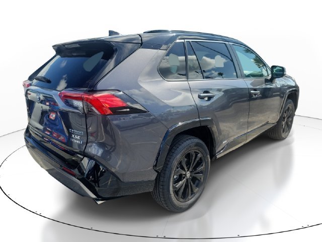 Used 2023 Toyota RAV4 XSE AWD/4WD image 2