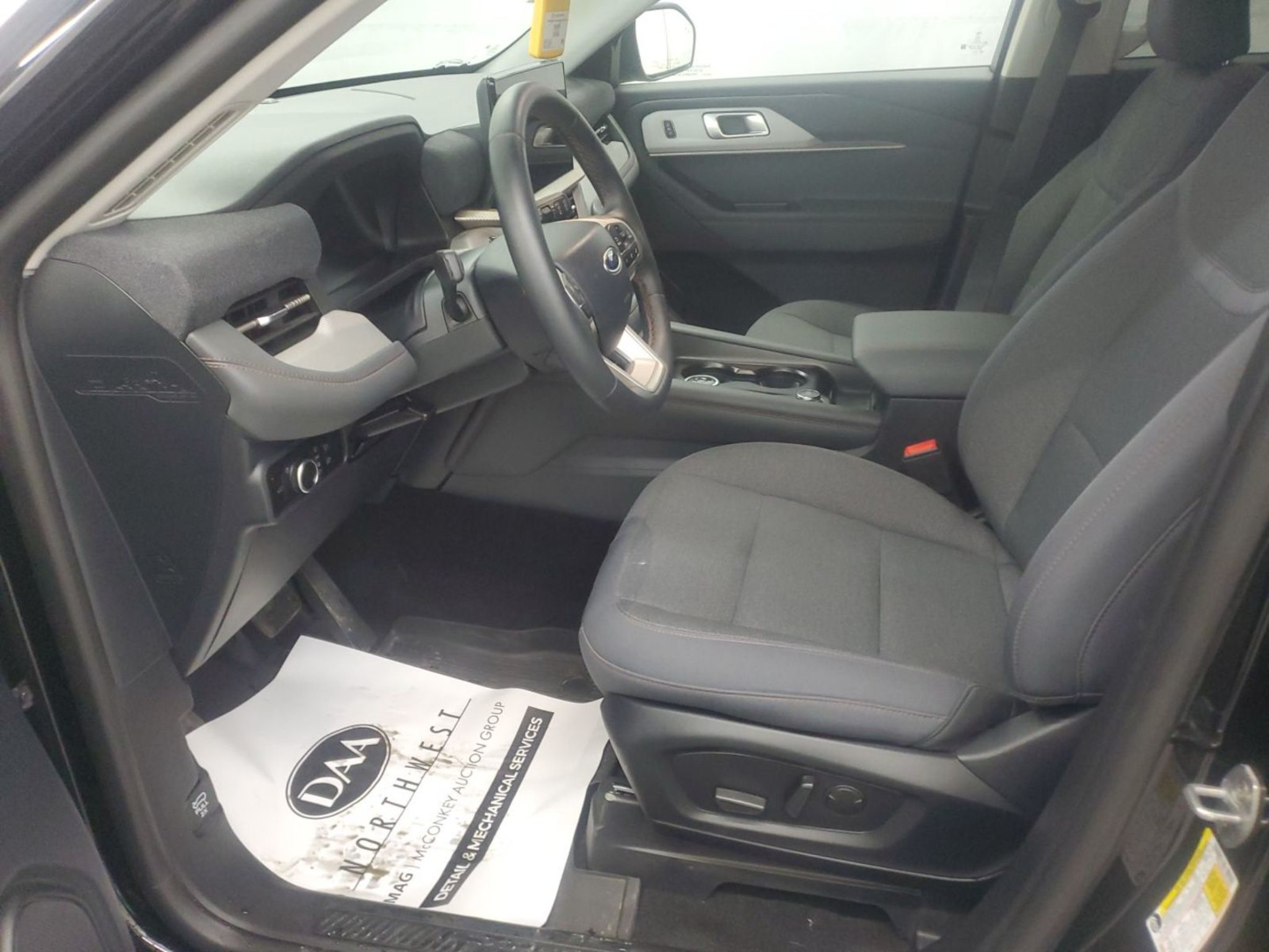 Certified 2025 Ford Explorer Active AWD/4WD image 6