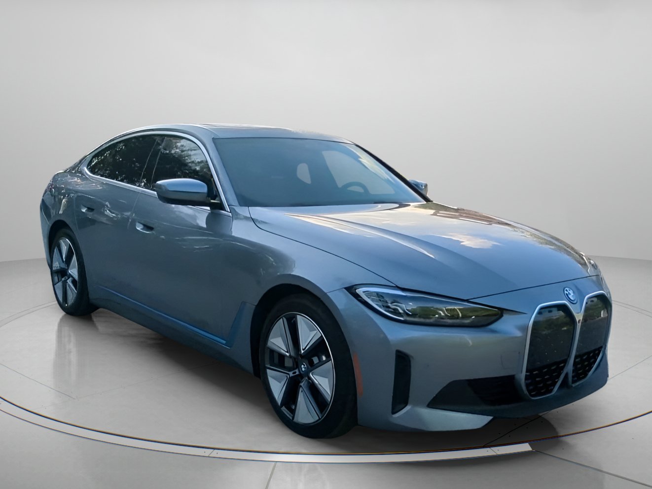 Used 2023 BMW i4 eDrive40 w/ Premium Package RWD image 2