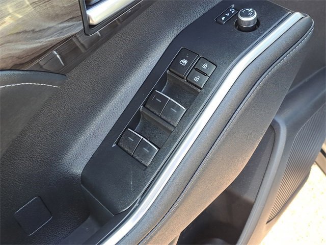 Used 2024 Toyota Highlander Platinum image 24