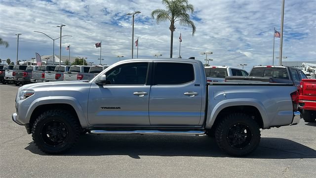 Used 2021 Toyota Tacoma SR5 RWD image 7