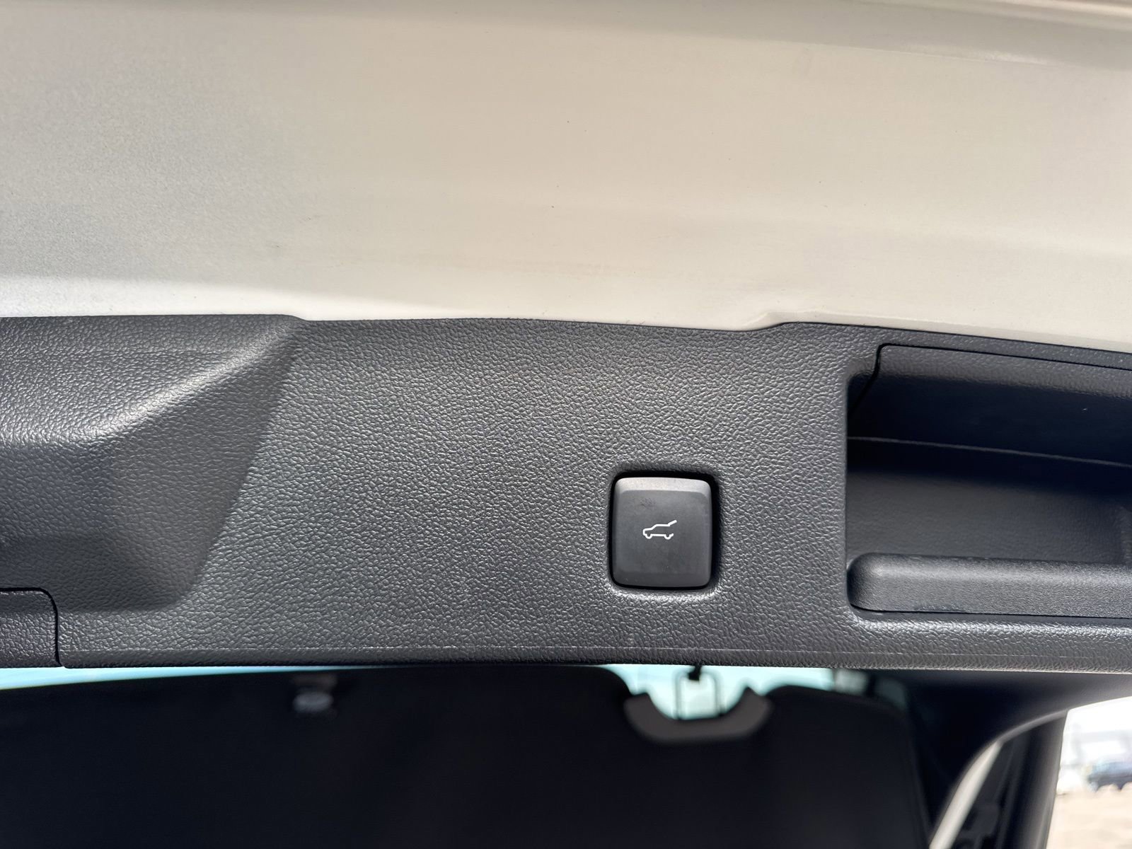 Certified 2024 Ford Escape Platinum w/ Premium Technology Package image 41