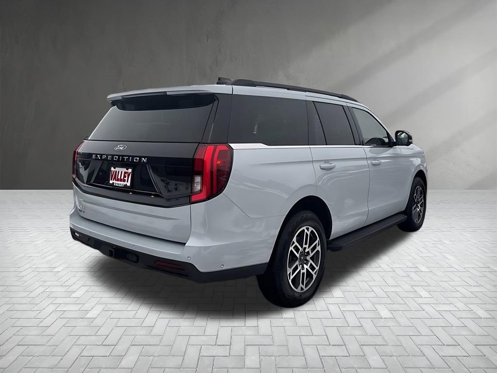 Certified 2025 Ford Expedition Active image 7