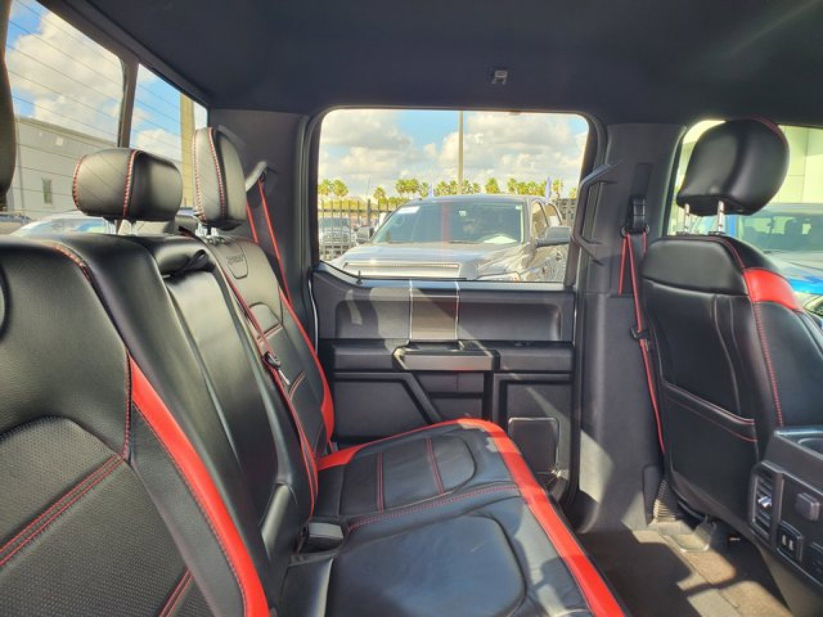 Certified 2019 Ford F150 Lariat image 32