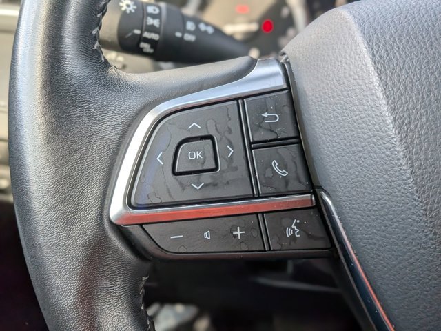 Used 2020 Toyota Highlander XLE image 17