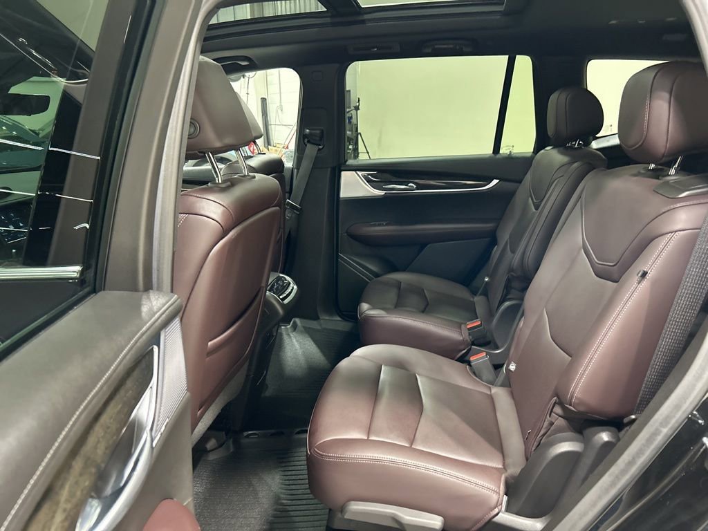 Used 2023 Cadillac XT6 Premium Luxury w/ Technology Package AWD/4WD image 28