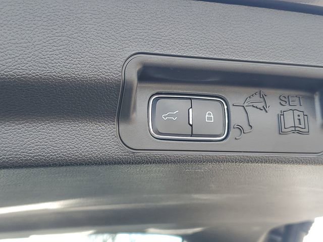 Certified 2024 Ford Explorer XLT w/ Equipment Group 202A image 9