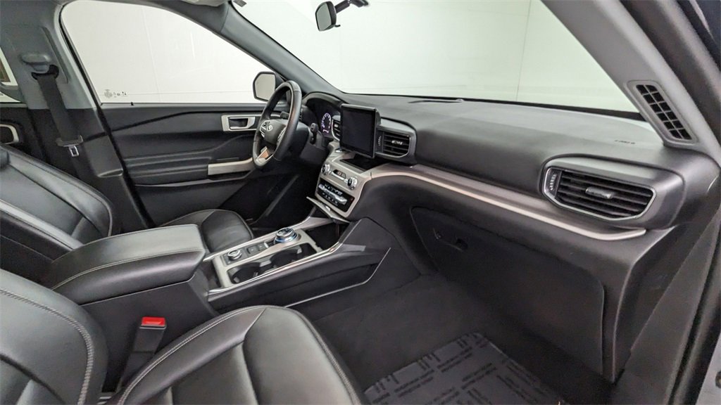 Certified 2023 Ford Explorer XLT w/ Equipment Group 202A image 43