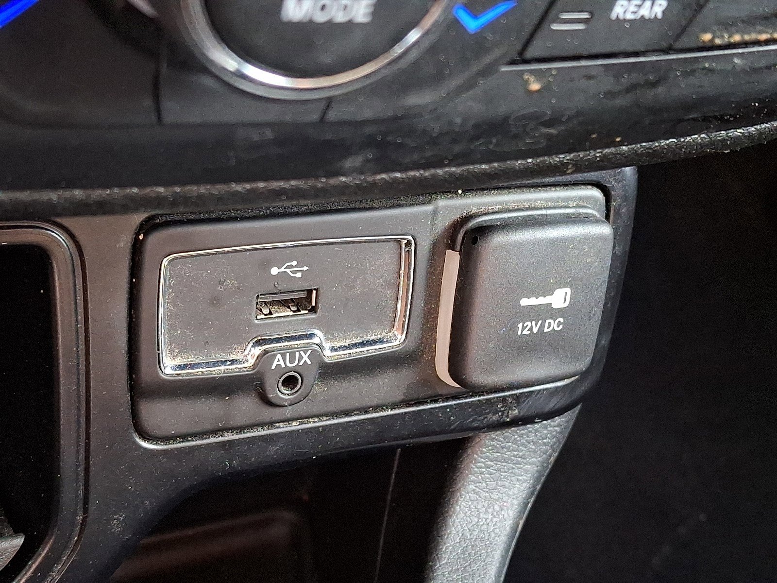 Used 2018 Jeep Renegade Latitude FWD image 21