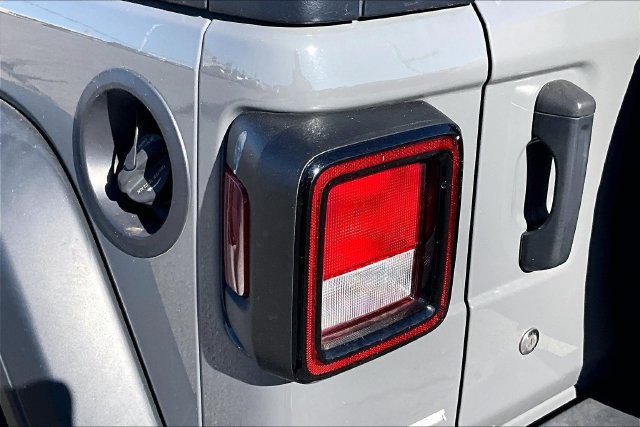 Used 2023 Jeep Wrangler Unlimited Sport AWD/4WD image 25