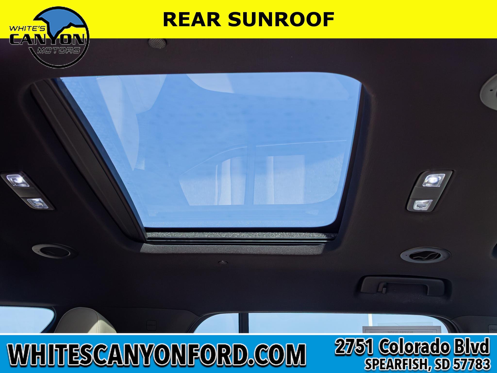 Used 2023 Chevrolet Traverse LT w/ LT Premium Package AWD/4WD image 25